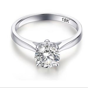 18k White Gold Solitaire